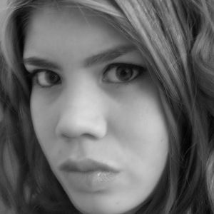 Meet your Posher, Carolina